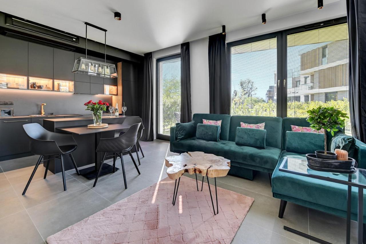 Botanica Premium Apartments กดัญสก์ ภายนอก รูปภาพ