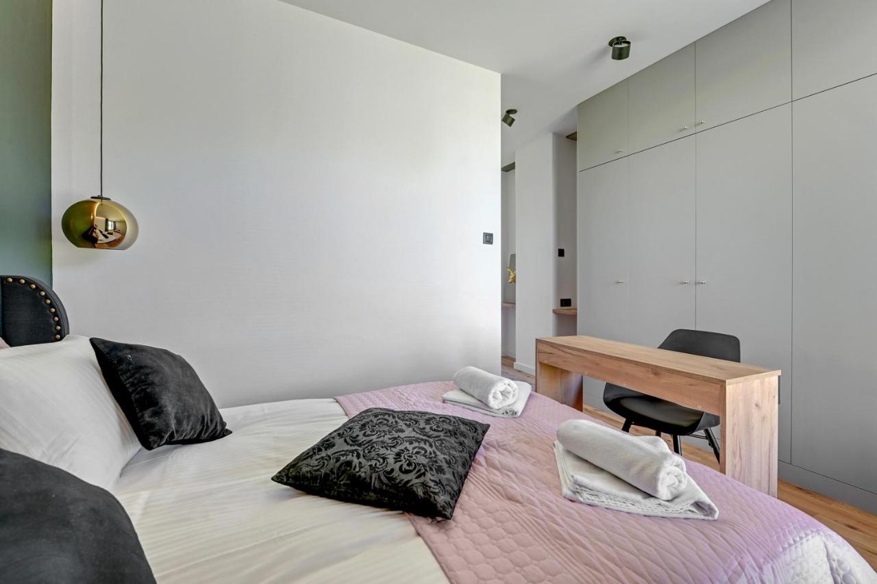 Botanica Premium Apartments กดัญสก์ ภายนอก รูปภาพ