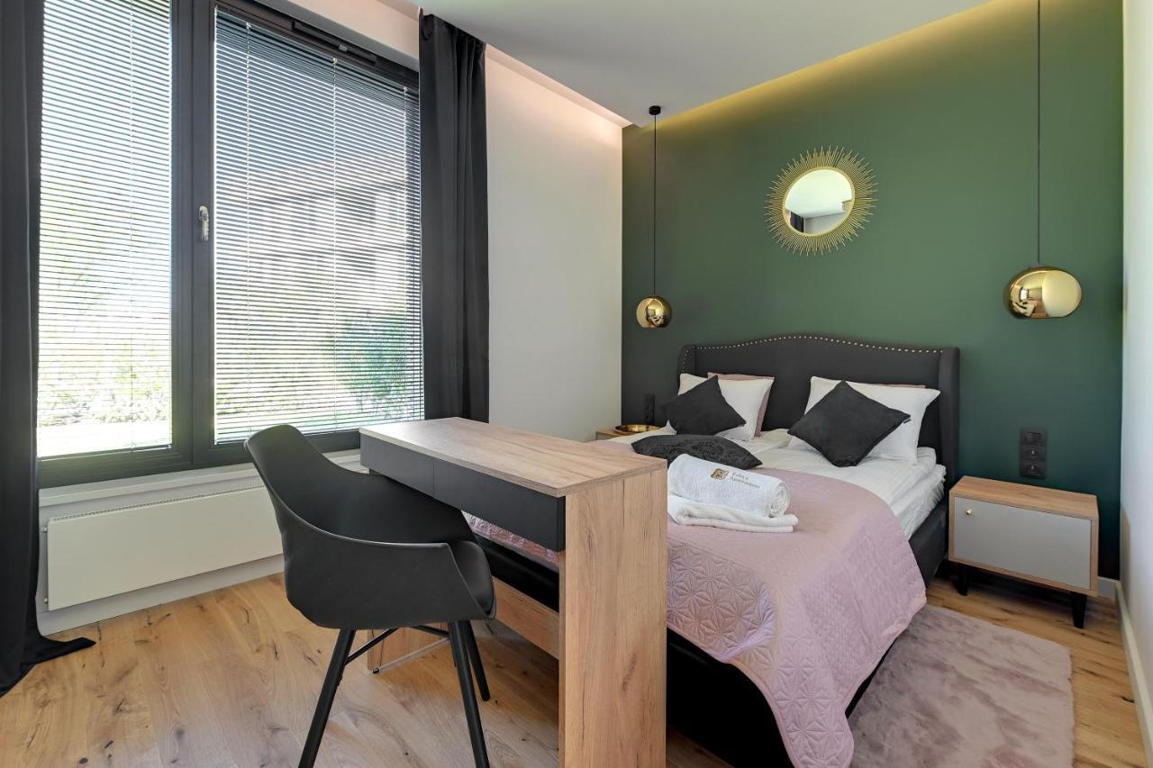Botanica Premium Apartments กดัญสก์ ภายนอก รูปภาพ