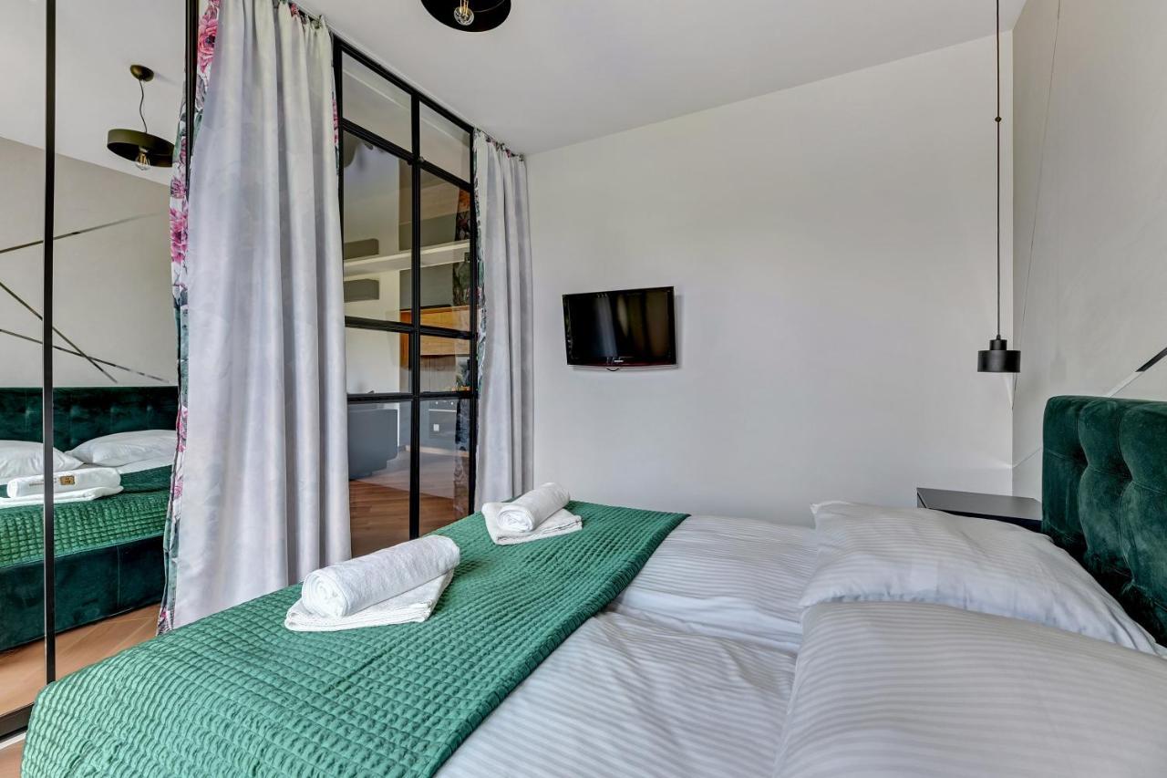 Botanica Premium Apartments กดัญสก์ ภายนอก รูปภาพ